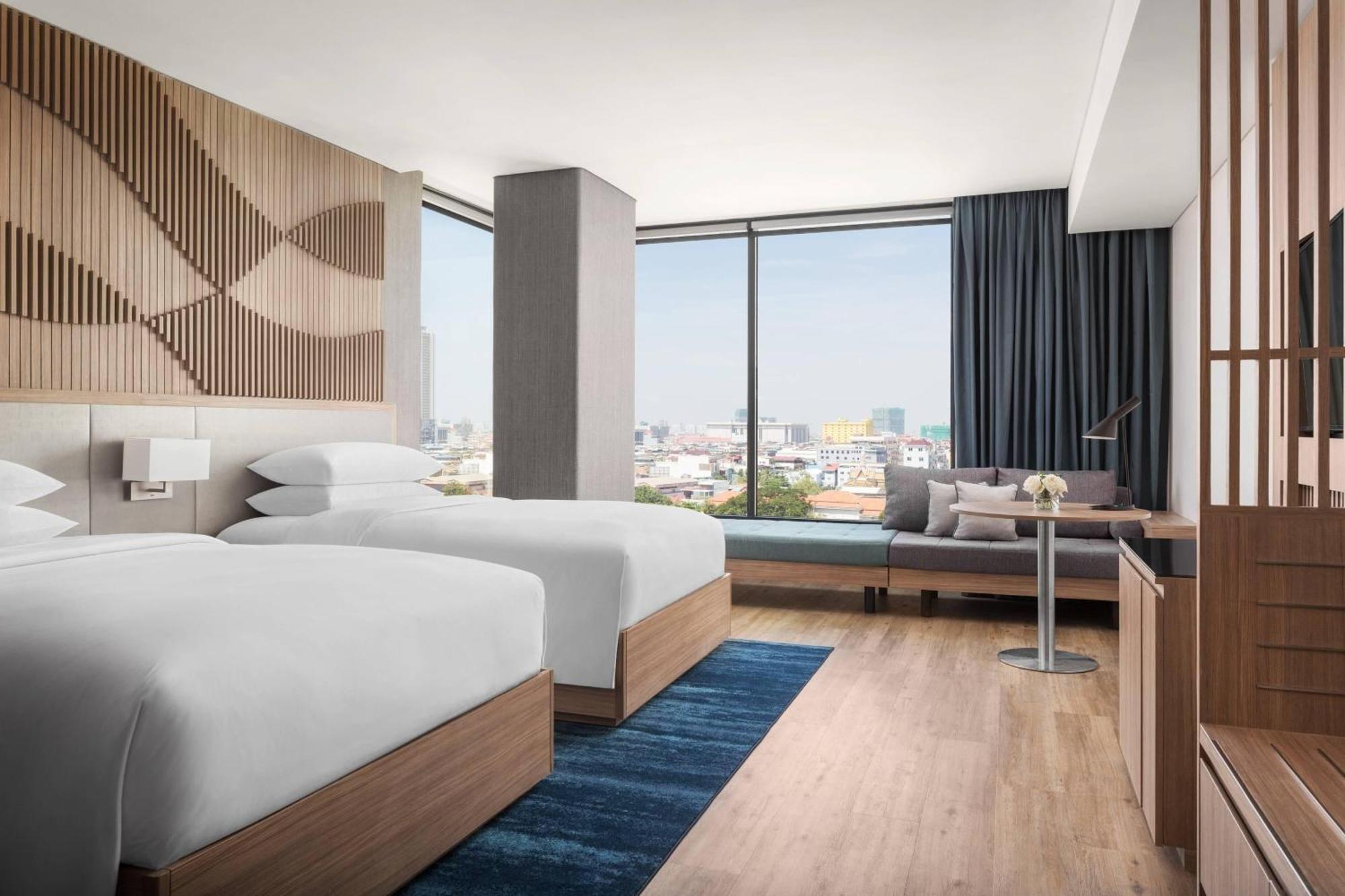 Courtyard By Marriott Phnom Penh Otel Dış mekan fotoğraf