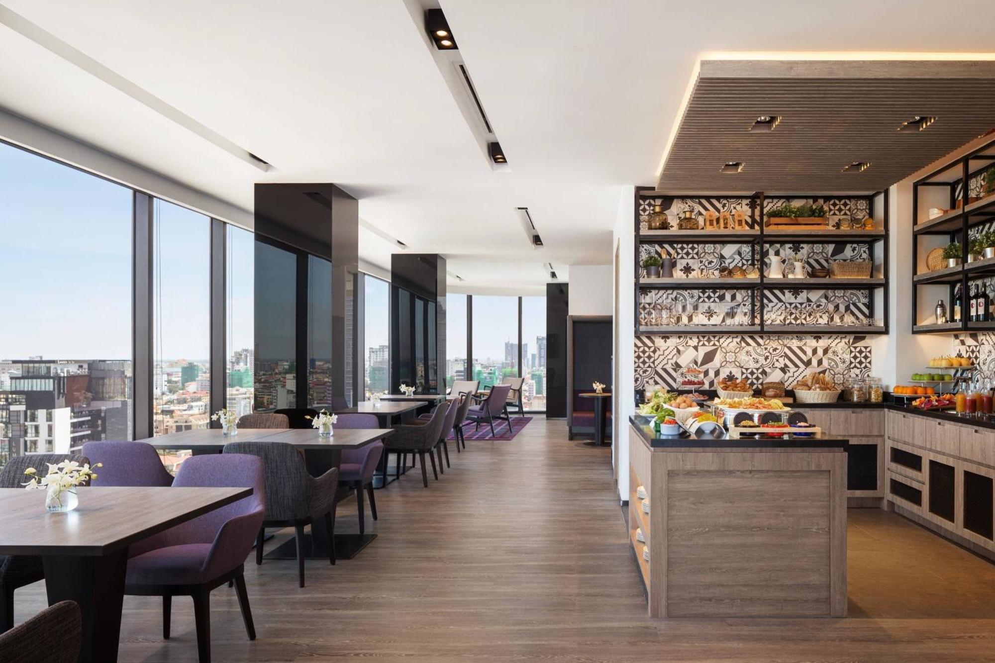 Courtyard By Marriott Phnom Penh Otel Dış mekan fotoğraf