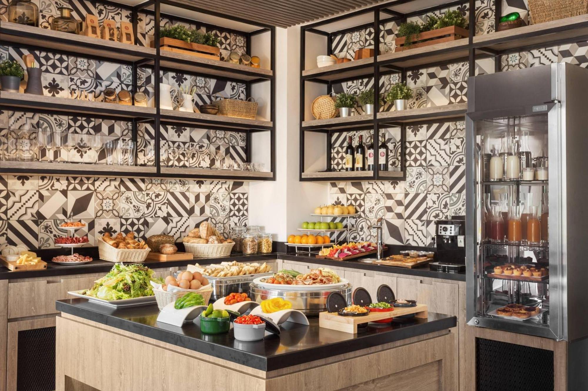 Courtyard By Marriott Phnom Penh Otel Dış mekan fotoğraf