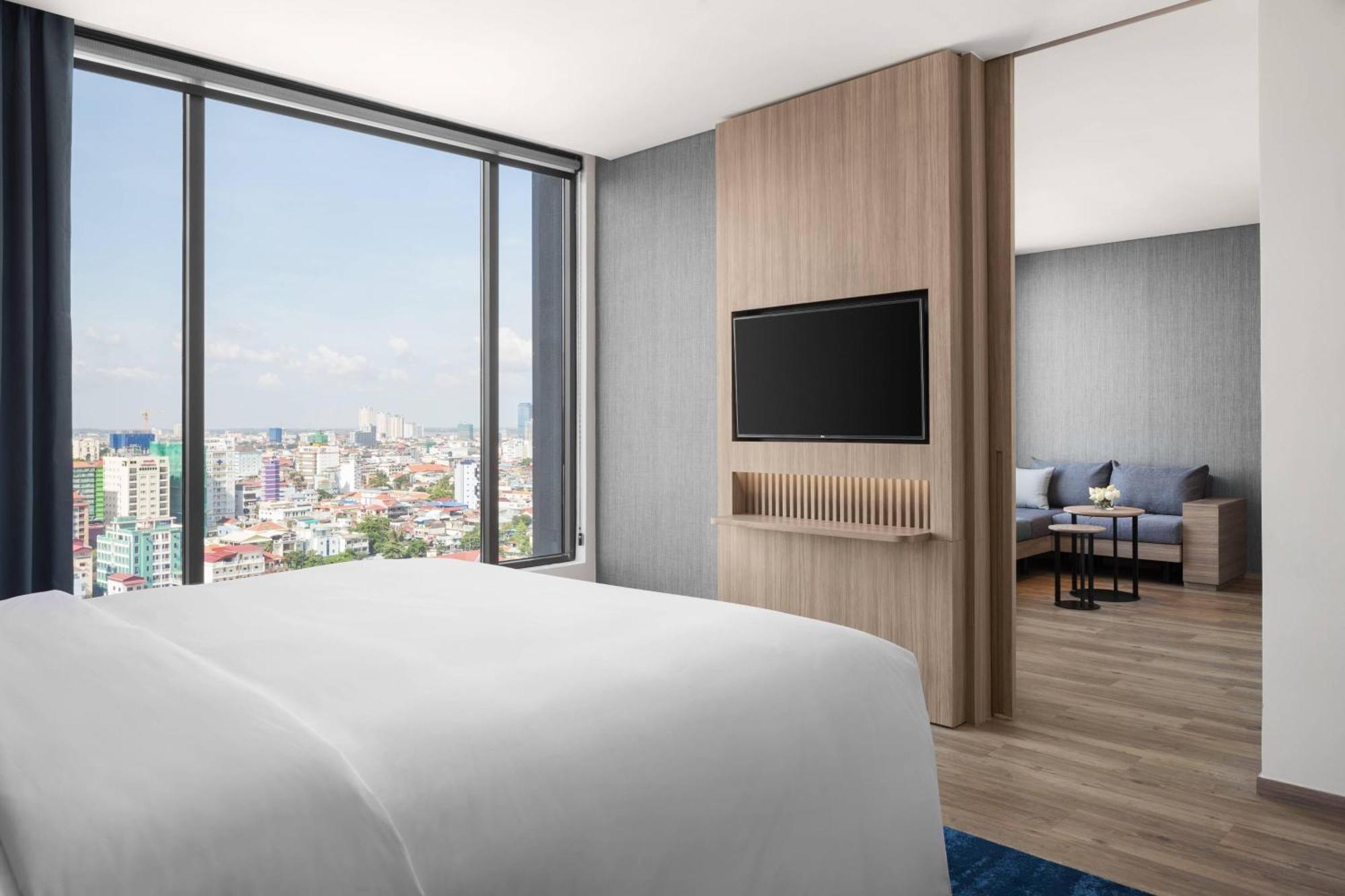 Courtyard By Marriott Phnom Penh Otel Dış mekan fotoğraf