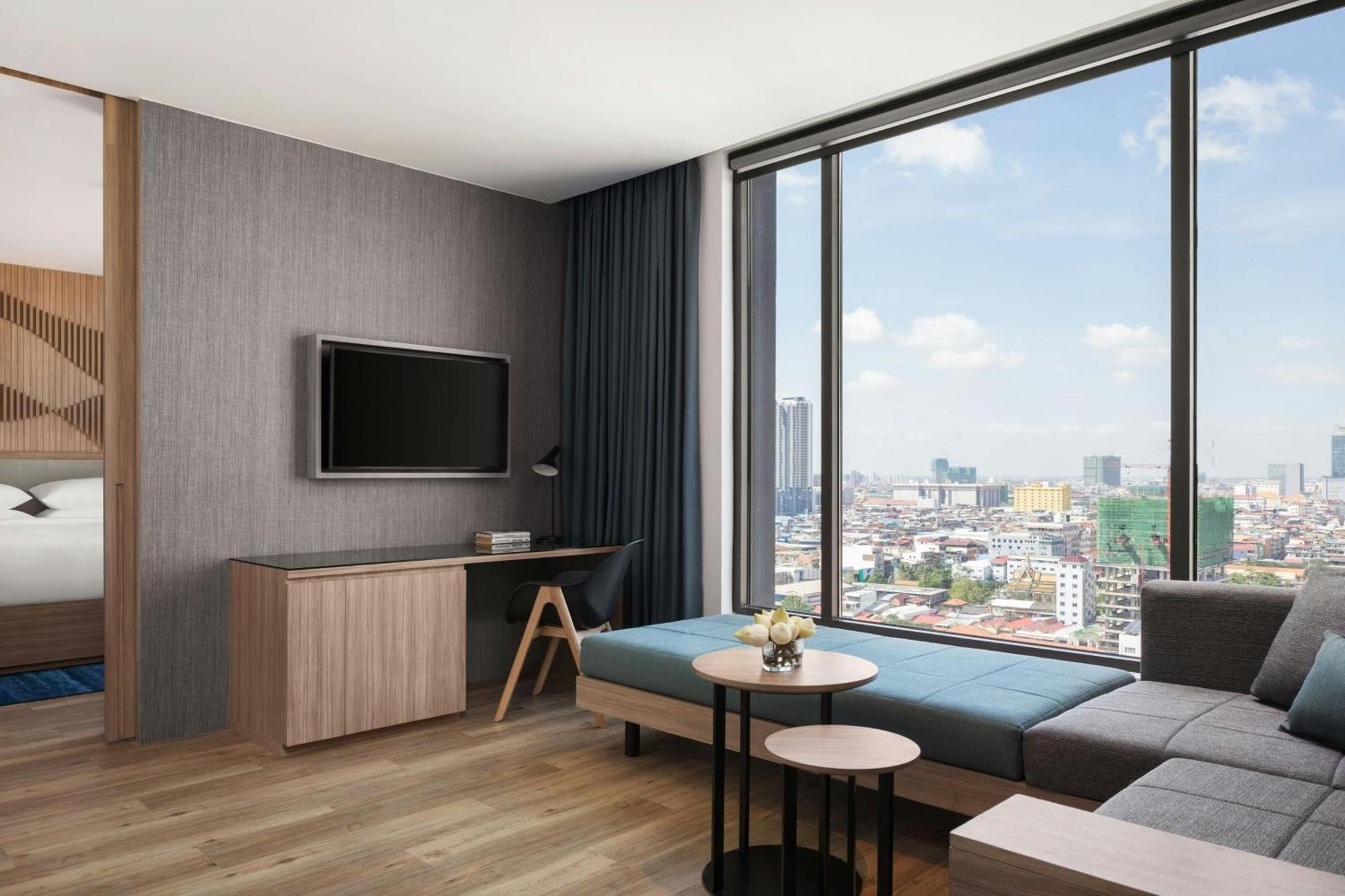 Courtyard By Marriott Phnom Penh Otel Dış mekan fotoğraf