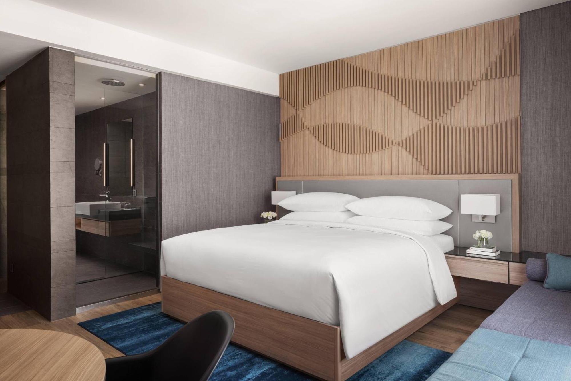 Courtyard By Marriott Phnom Penh Otel Dış mekan fotoğraf