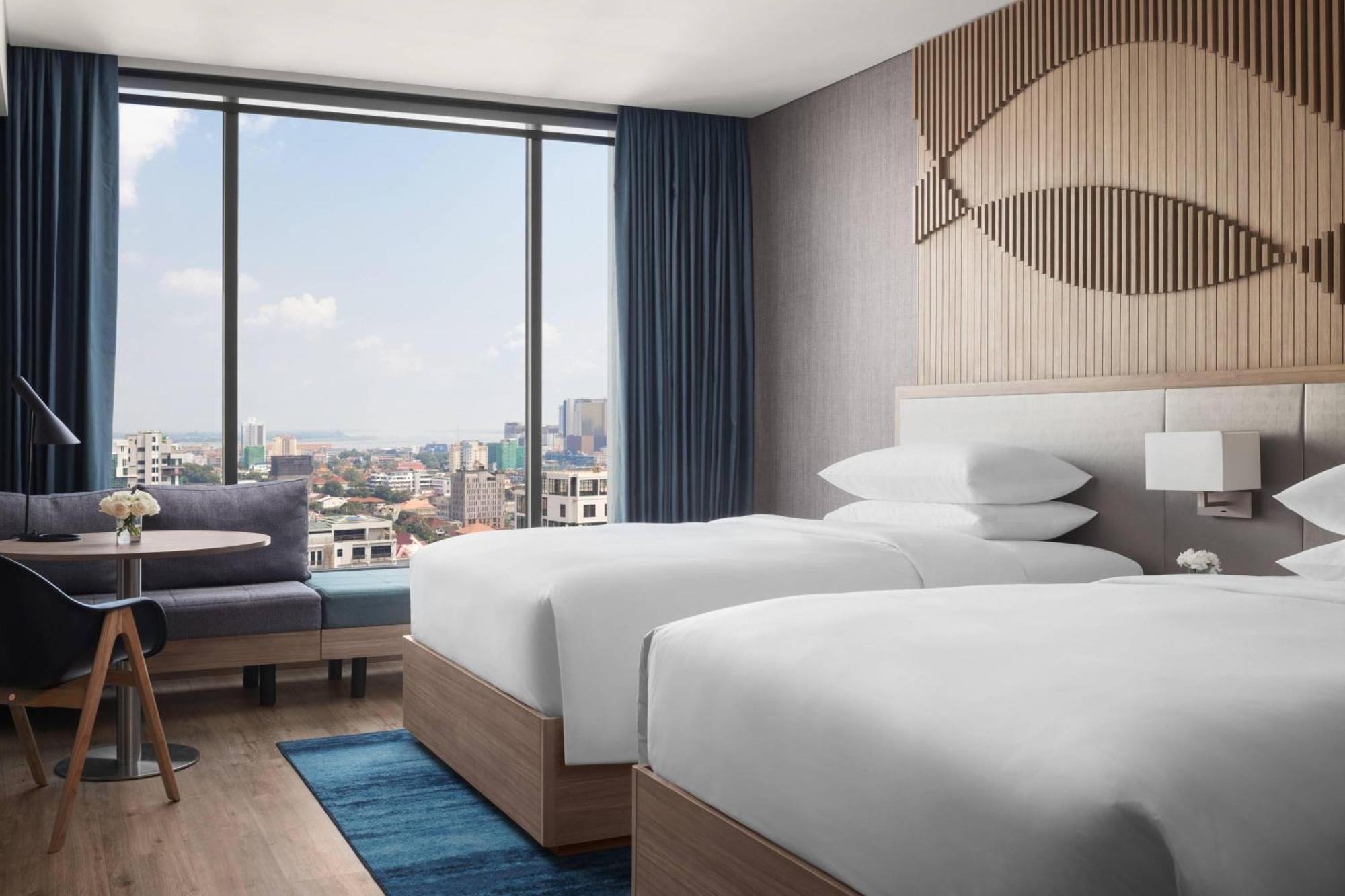Courtyard By Marriott Phnom Penh Otel Dış mekan fotoğraf