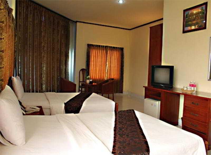 Courtyard By Marriott Phnom Penh Otel Dış mekan fotoğraf